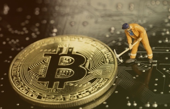 Как майнинг влияет на стоимость Bitcoin